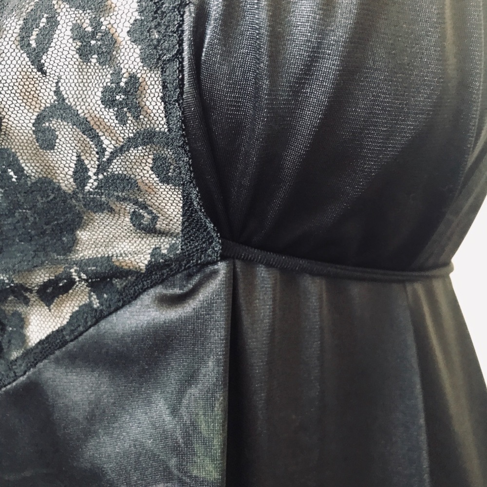 🍸VINTAGE 1990s Black Floral Satin Floor Length Nightgown - Picture 4 of 8